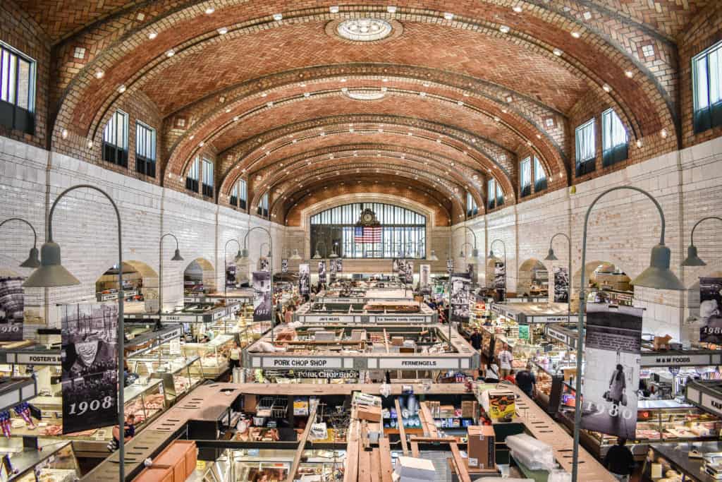 Once an unassuming Midwest industrial hub, Cleveland has blossomed into a vibrant city of food, art, entertainment, outdoor activities, sports & culture. Featuring the most amazing restaurants, neighborhoods, local businesses, outdoor green spaces, and more, this 2-day itinerary is all you need to explore the best of Cleveland! #cleveland #thisisCLE #ohio #travel #USAtravel #unitedstates #midwest